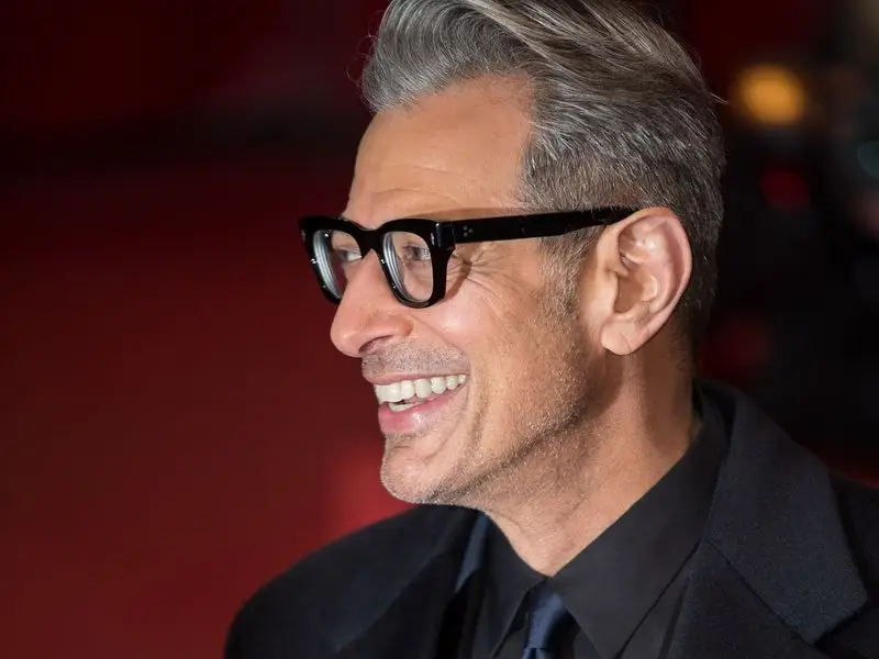 Ele me chorou: a direção brutal que Jeff Goldblum recebeu em sua primeira cena