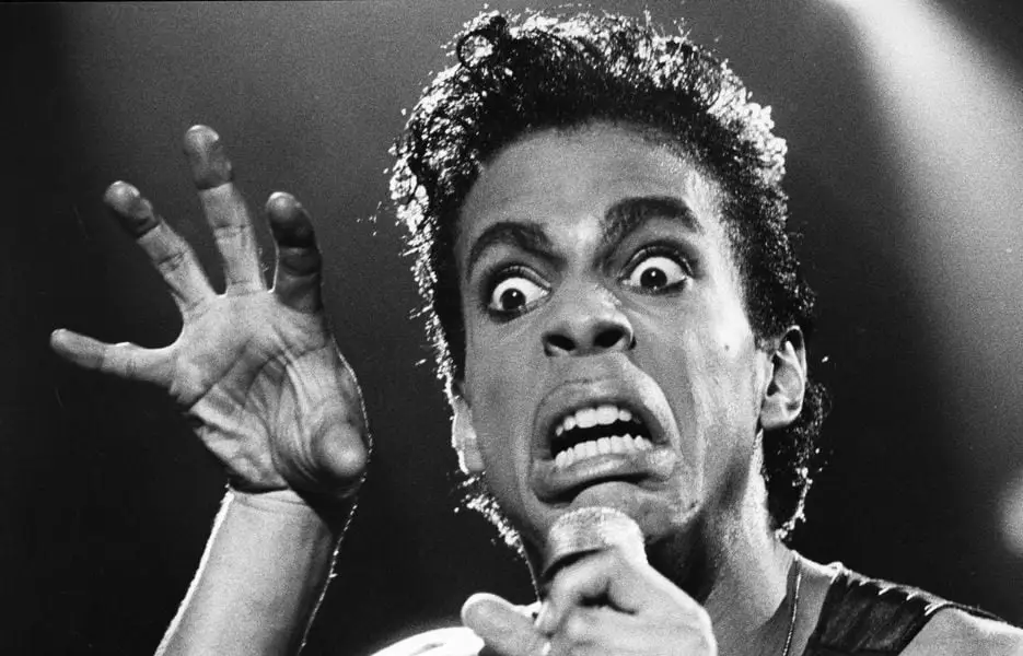 Cómo Prince casi consiguió un papel icónico en el quinto elemento de Luc Besson