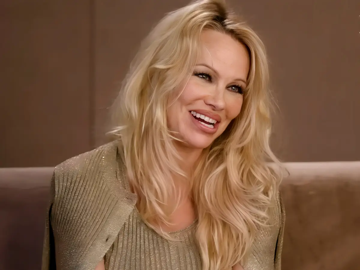Pamela Anderson anunció una nueva película de Naked Gun