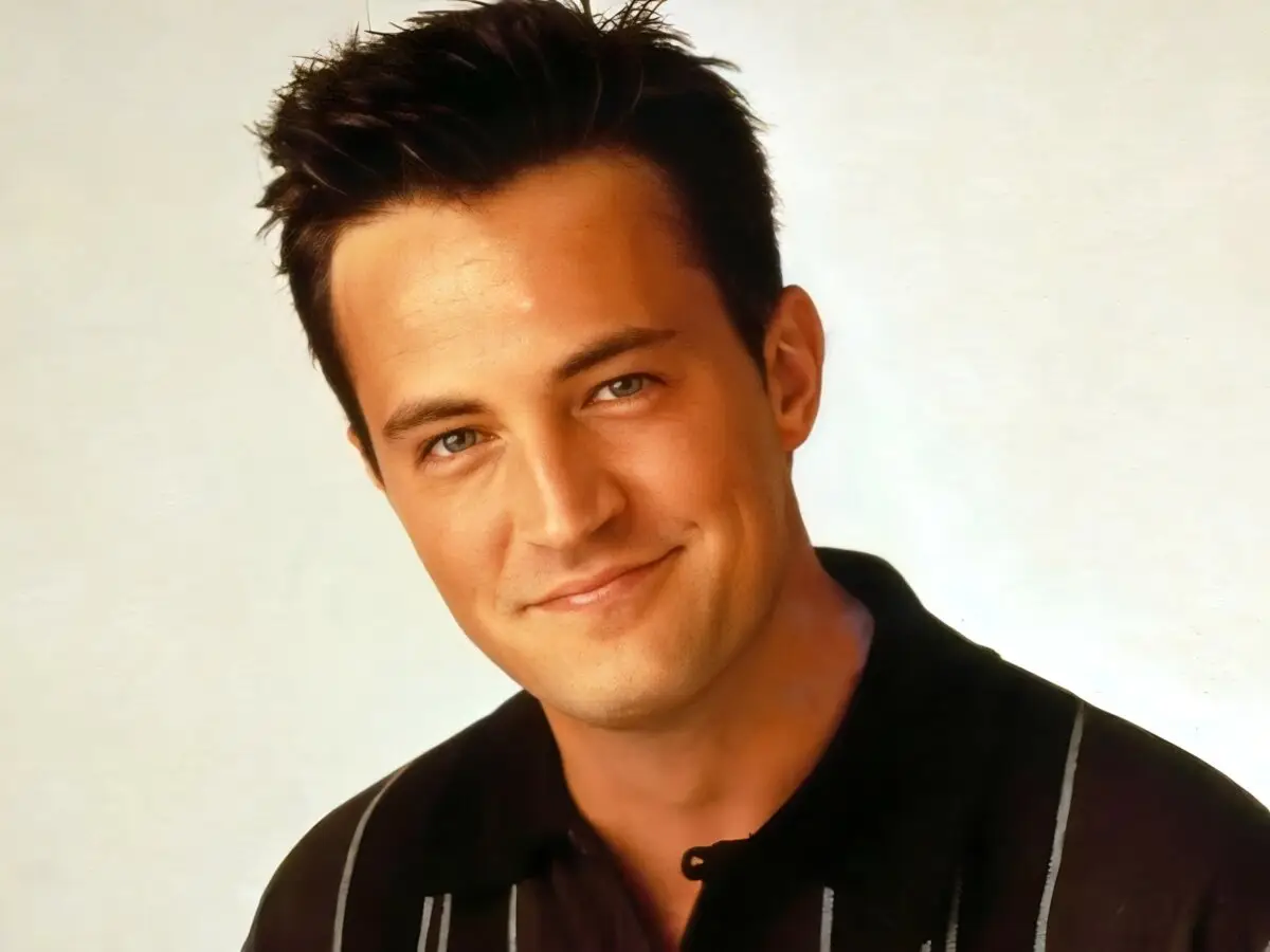 Várias pessoas foram capazes de enfrentar Matthew Perry no final da investigação