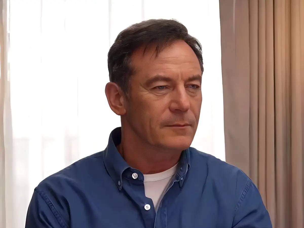 La estrella de The White Lotus, Jason Isaacs, se disculpa por los comentarios de la desnudez masculina: las mujeres han sido explotadas monstruosamente