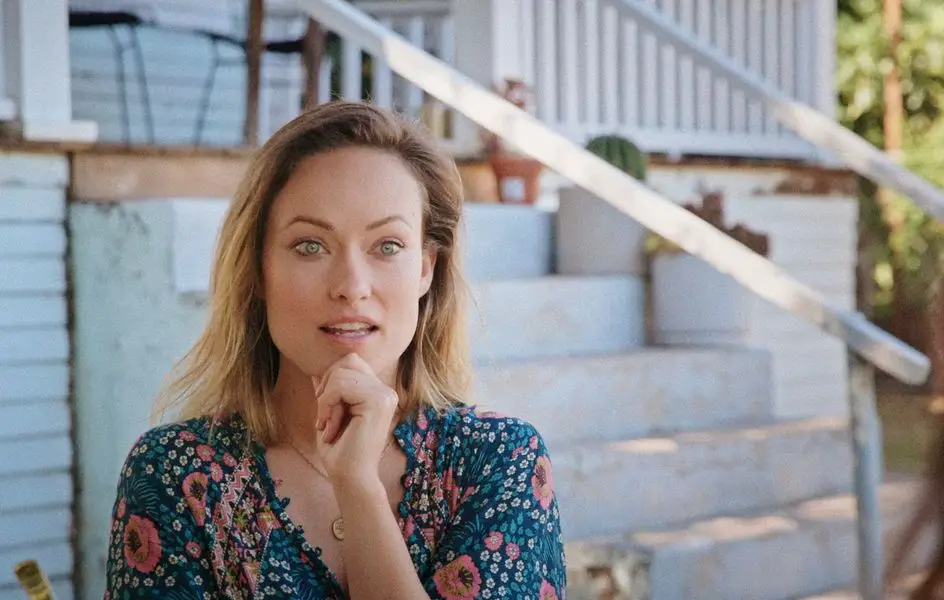 Olivia Wilde revela la receta de aderezo de ensalada de divorcio de Nora Ephron