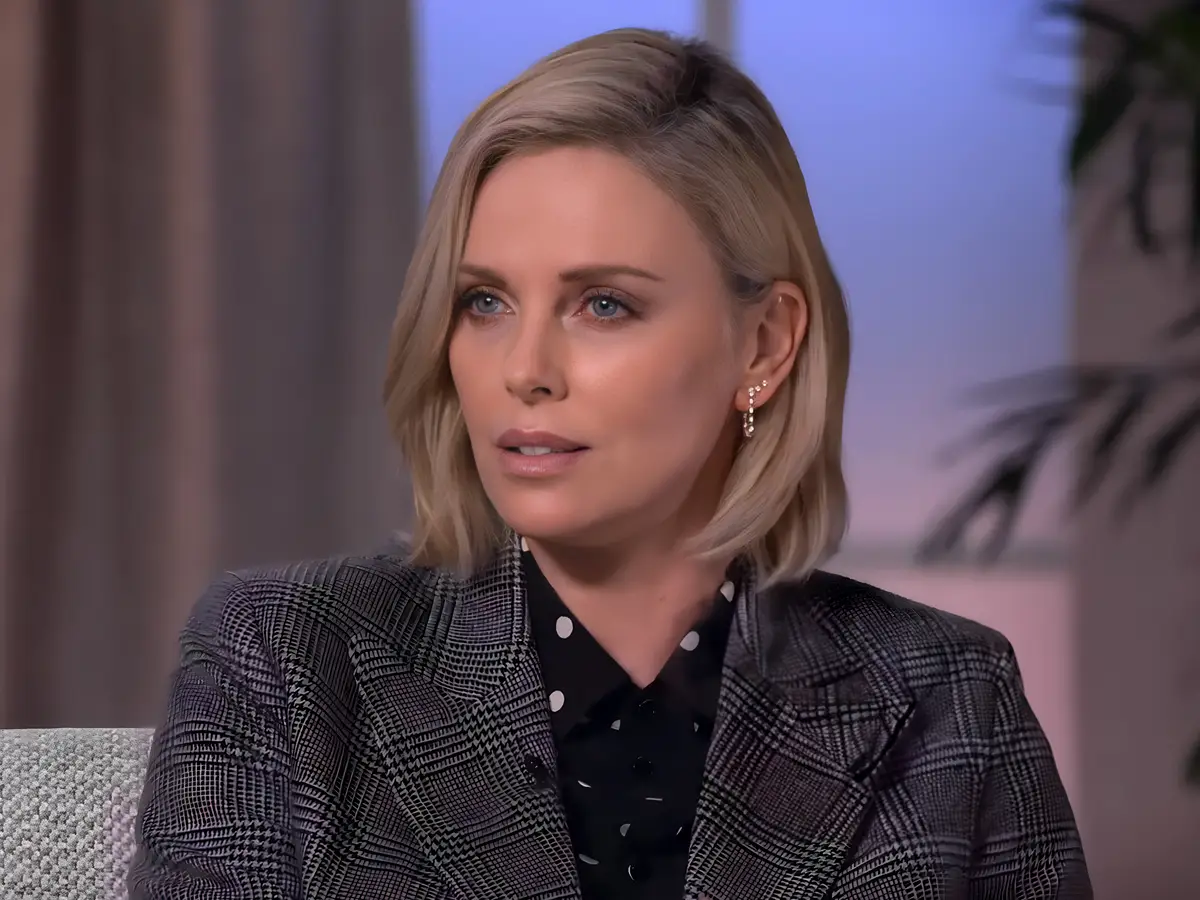 O filme em que Charlize Theron fascinou coordenadores acrobáticos: isso é algo especial