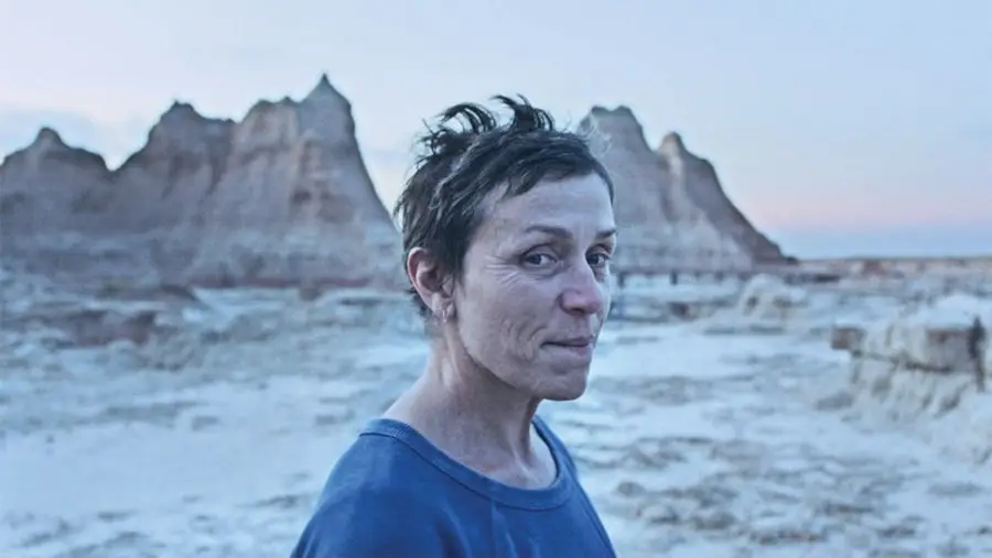 Nomadland Review: The Brilliant Retrat of the Modern America Par Chloé Zhao
