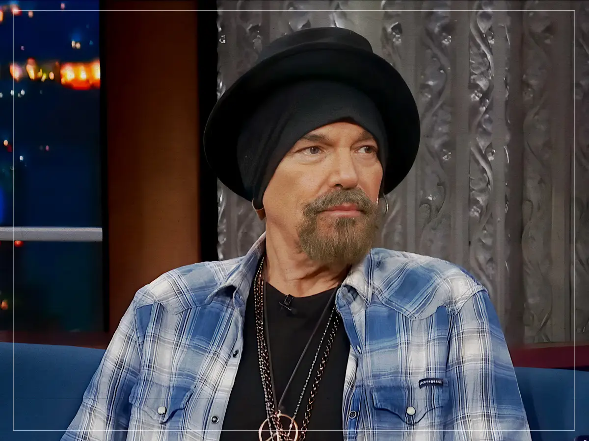 O político do século XIX, Billy Bob Thornton, está absolutamente com medo: suando