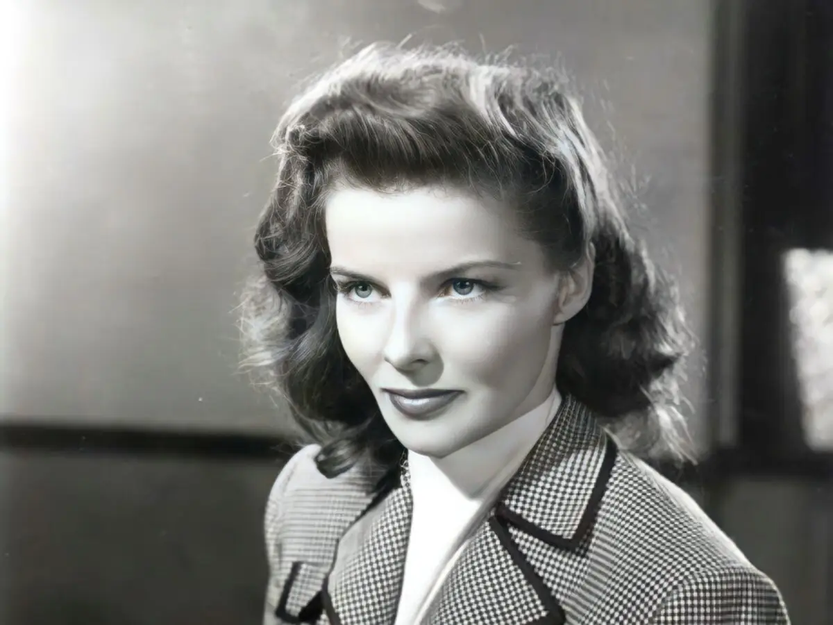 Katharine Hepburn usa los pantalones: la decisión que dio forma a un ícono