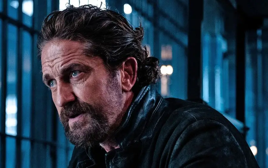 Gerard Butler se quemó accidentalmente con ácido mientras filmaba plano