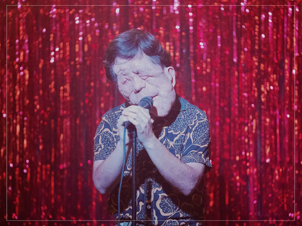 Revisión de la película A Different Man: complejamente apasionante e inteligente