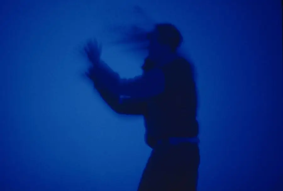 Cómo la película de Derek Jarman Blue captura la experiencia del VIH como ninguna otra