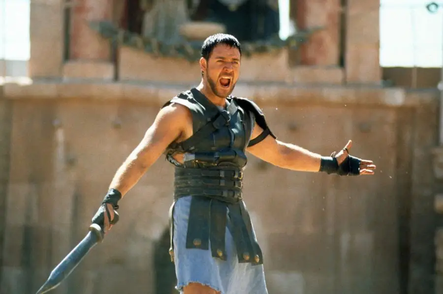 Russell Crowe revela que se sente culpado por sua vitória no Oscar Gladiator
