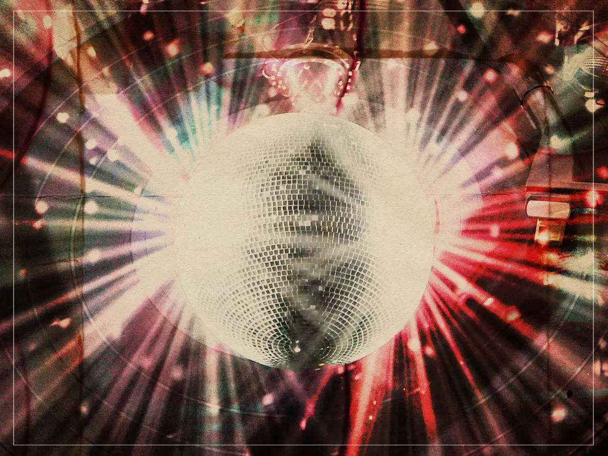 Un estudio en coreografía para la cámara de Maya Deren: película como una forma de baile