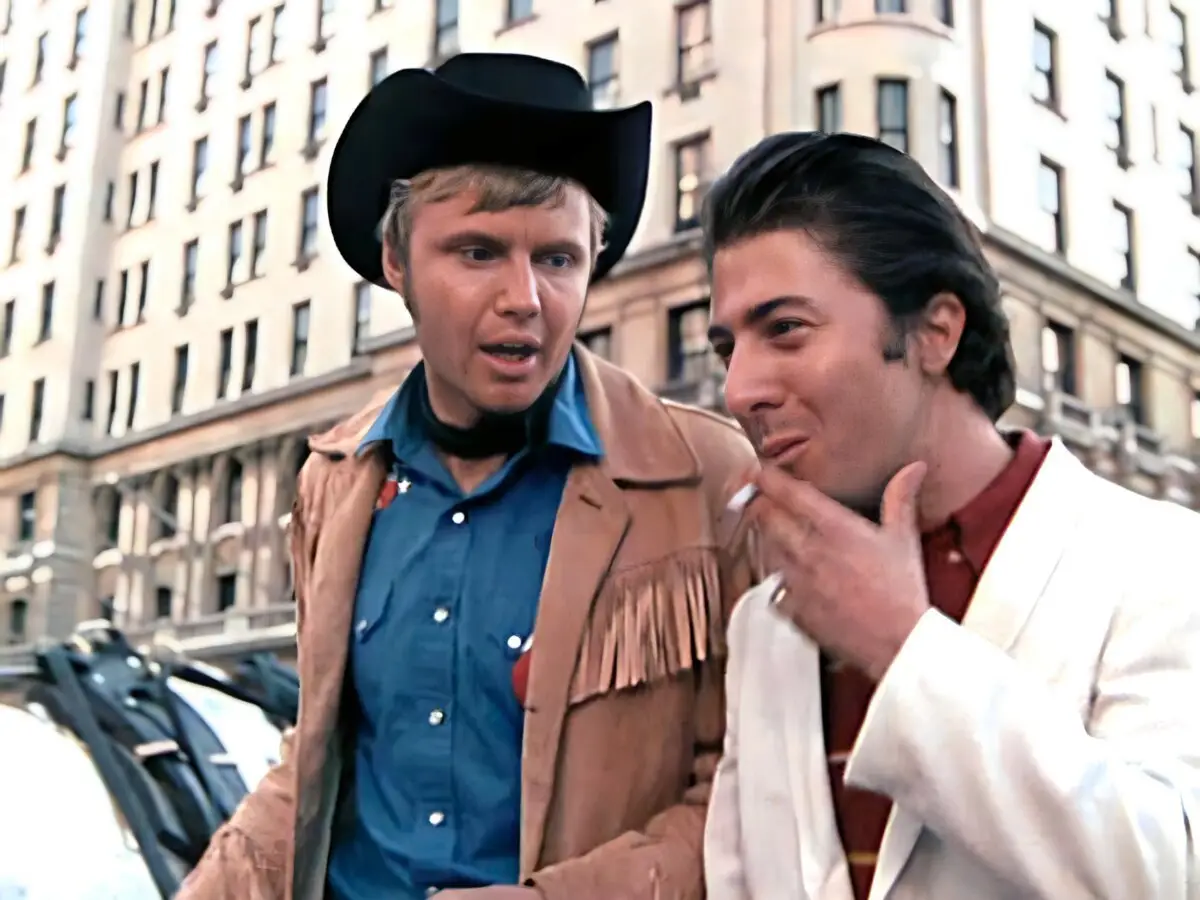 Jon Voight sabe que é um ícone queer de Kiner?