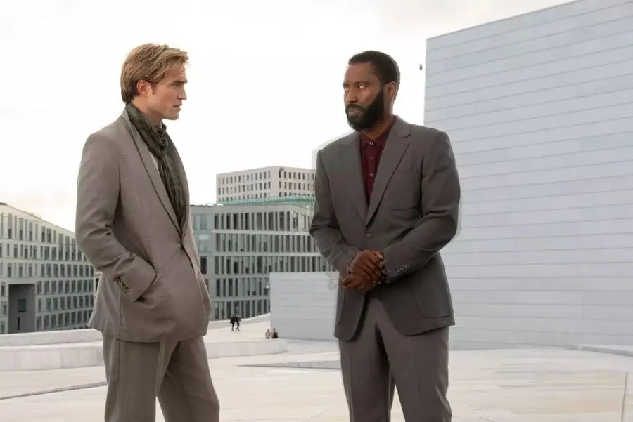 Revisión de Tenet: Christopher Nolan frustra con su enigma de viaje en el tiempo