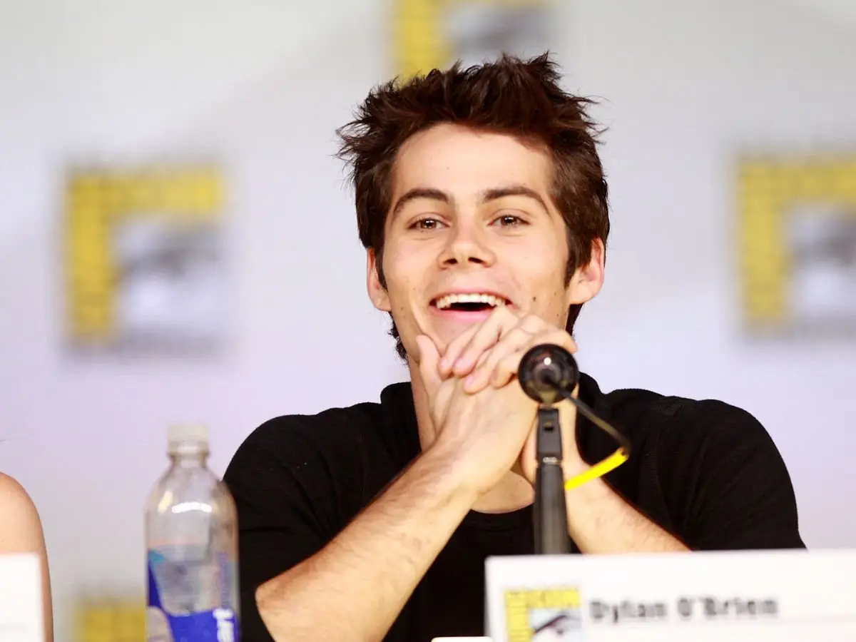 Dylan O'Brien y James Sweeney Dark Comedy set para la fecha de lanzamiento de septiembre