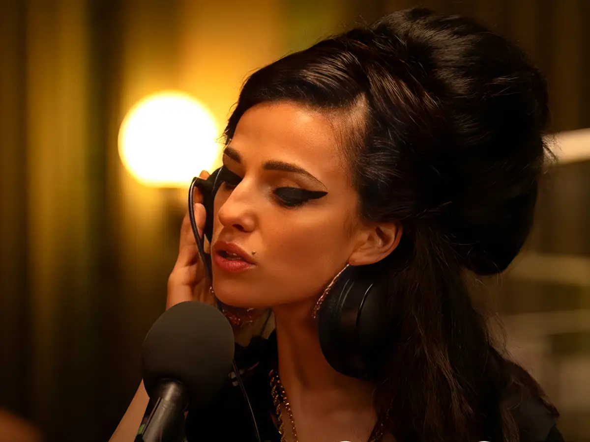 Revisión de la película Back to Black: un insulto desinteresado a la vida de Amy Winehouse
