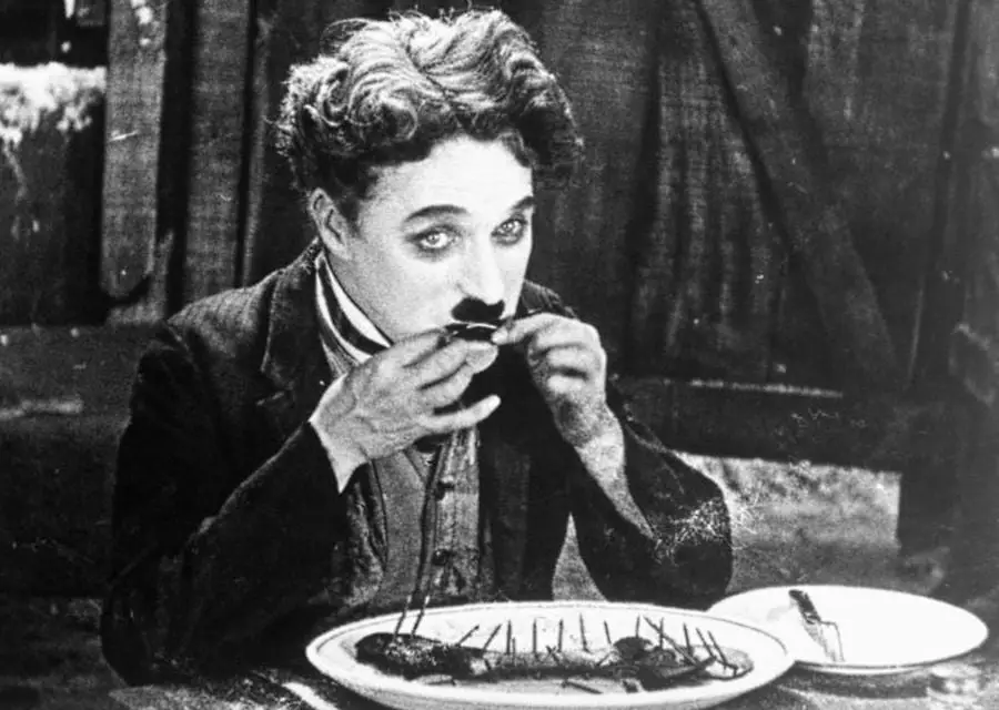 A verdadeira história da maneira como o caixão e o corpo de Charlie Chaplin foram roubados de chantagem