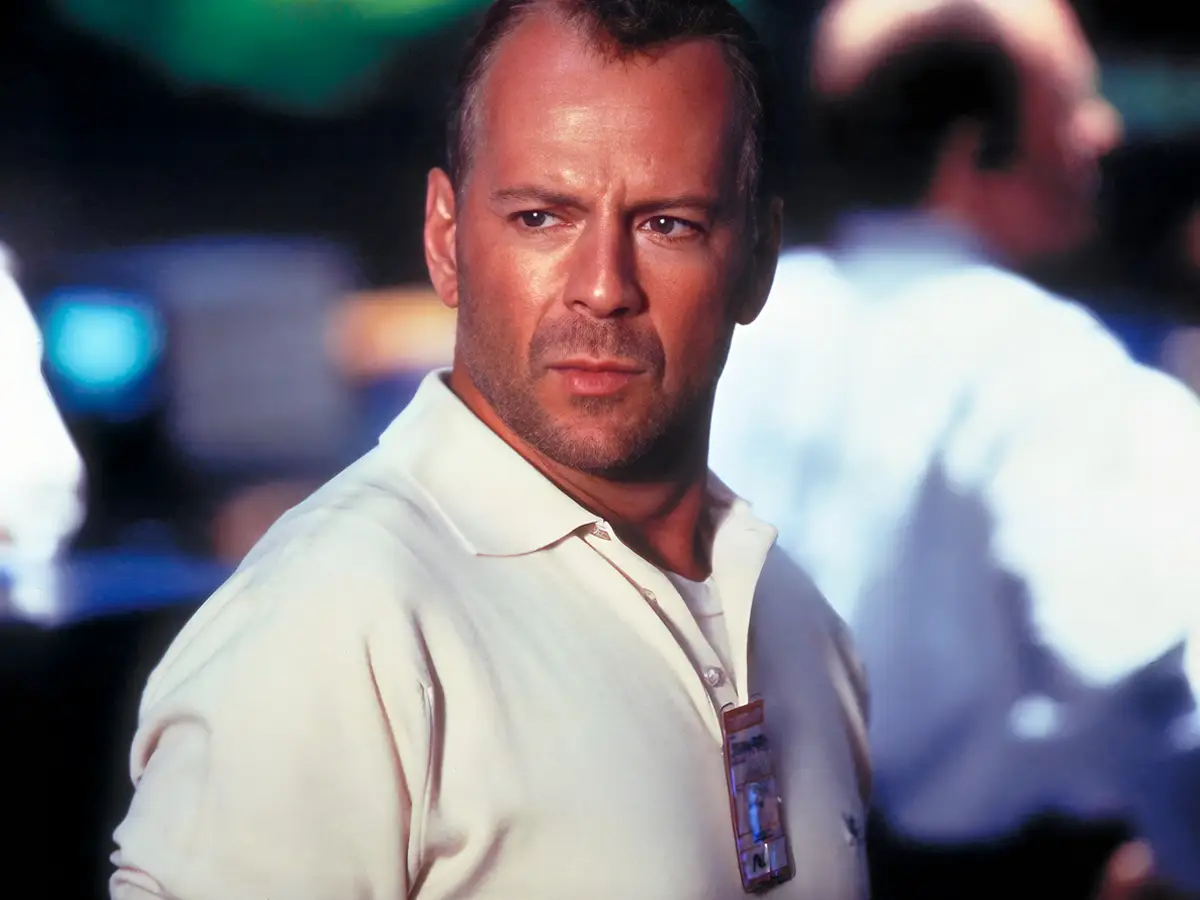 O filme Bruce Willis se arrependeu: arruinado pelos produtores