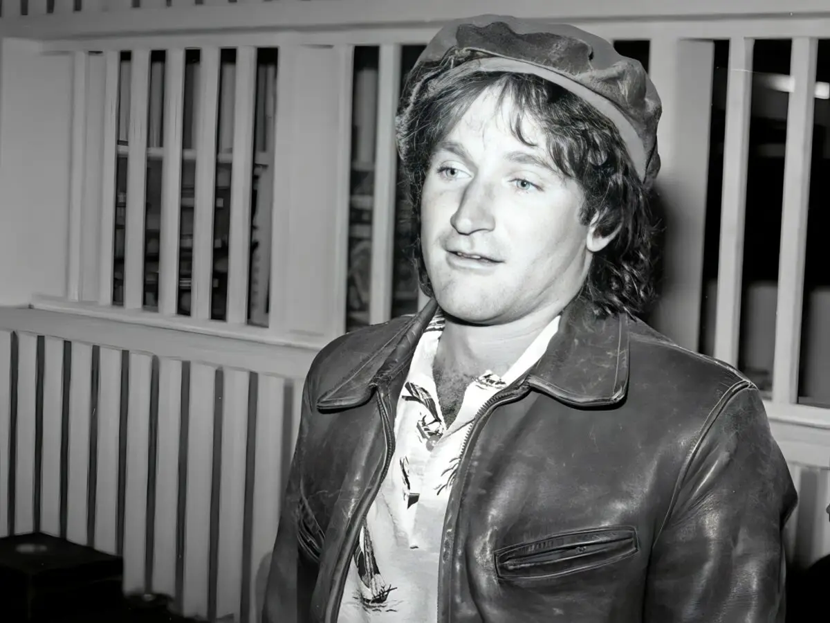 O lendário ator Robin Williams em relação a um tubarão: ele sabe onde está o sangue