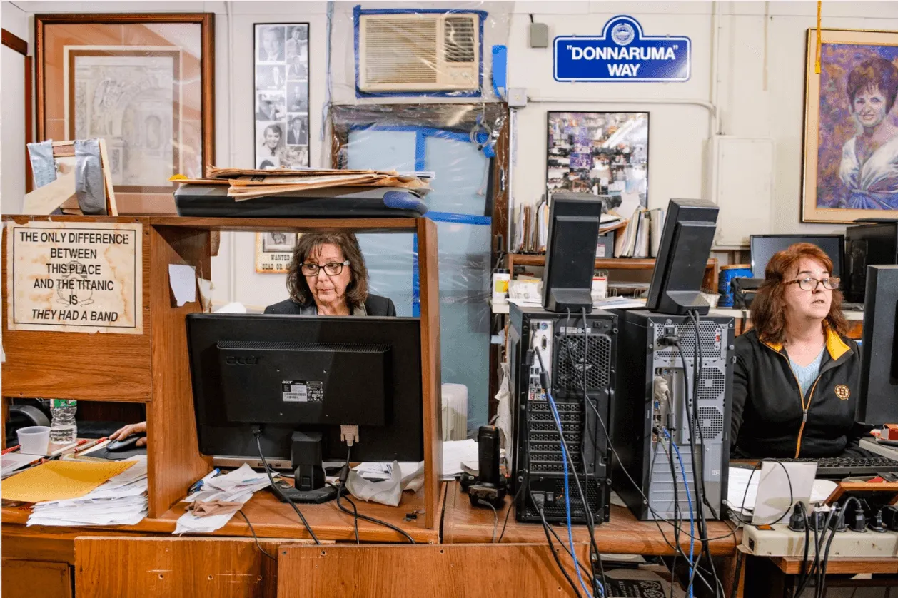 Este fotógrafo está documentando redações de jornais antigos enquanto eles ainda existem