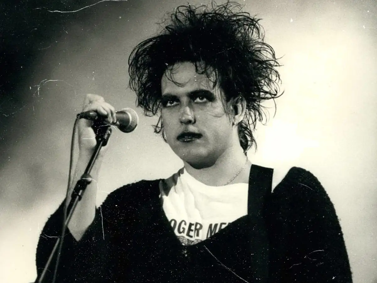 Bloodflowers: el álbum que impidió que Robert Smith dejara de dejar la cura