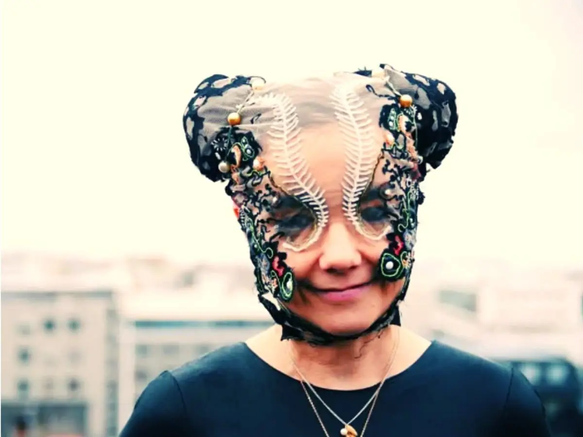 Björk apresenta um novo filme de concerto que se concentra nas mudanças climáticas