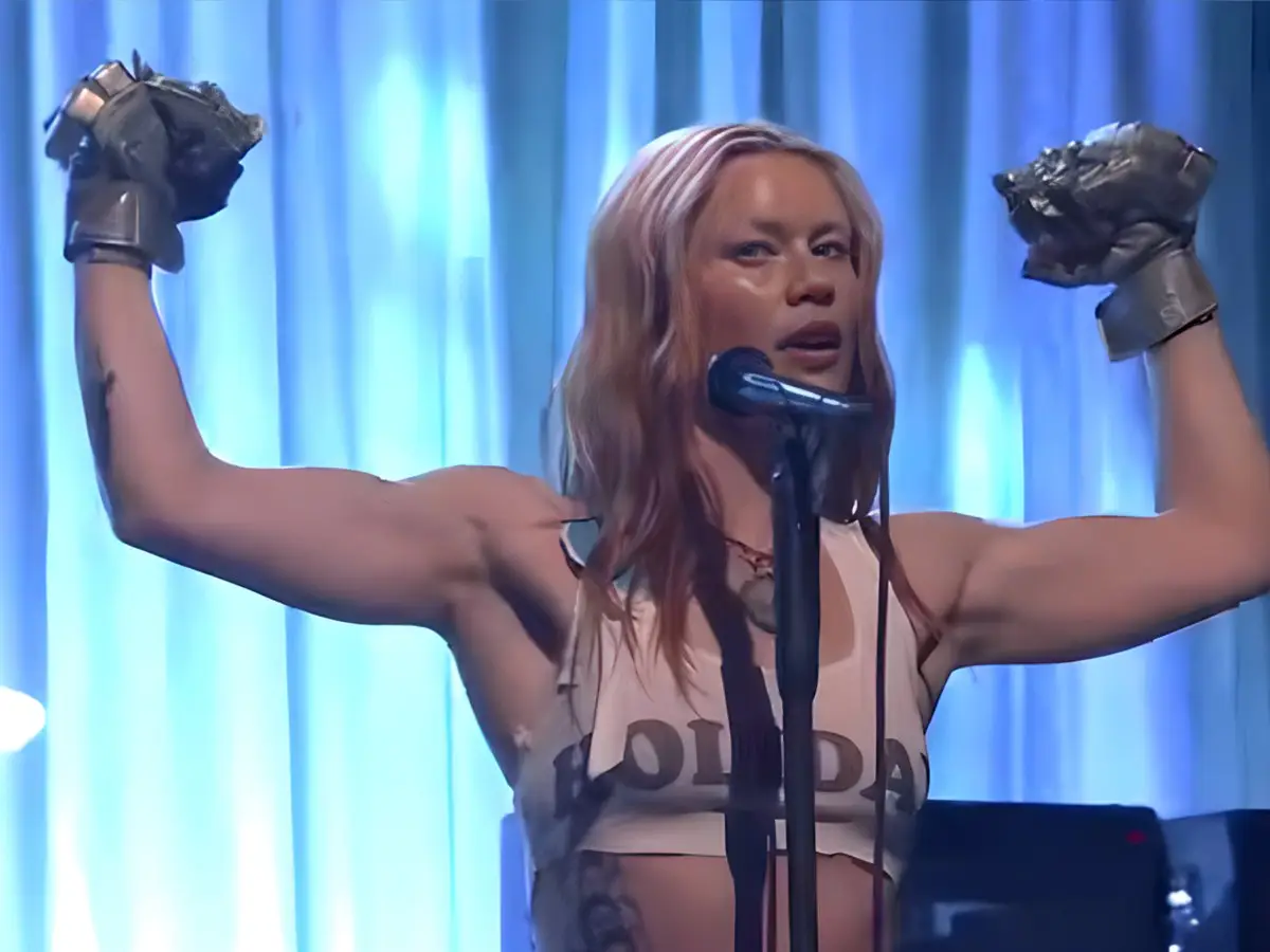 Dê uma olhada na perna molhada da perna, que captura esses socos no The Tonight Show com Jimmy Fallon