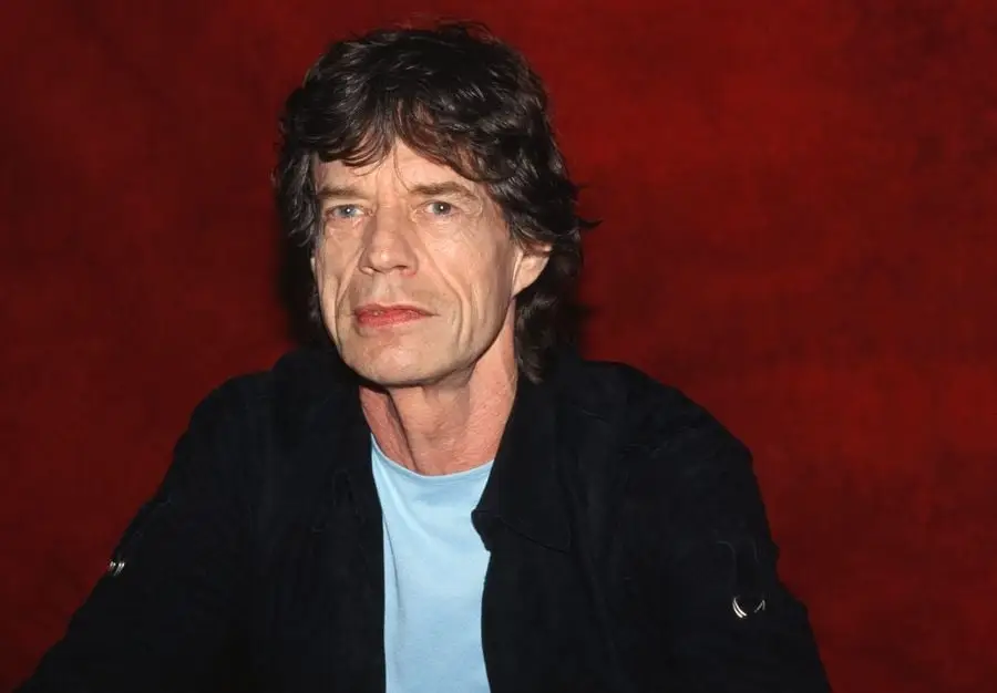 Quando o homem da entrega da pizza se juntou ao Oasis para uma festa