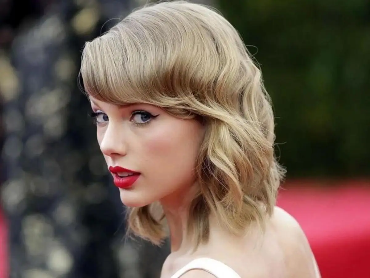 Taylor Swift protagoniza junto a Haim y Laura Dern en un nuevo video para Bejeweled