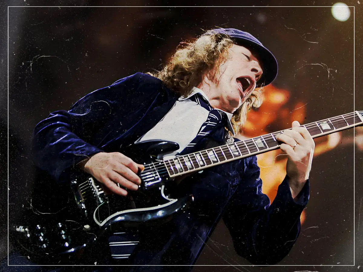 La historia detrás del atuendo de colegial de AC/DC de Angus Young
