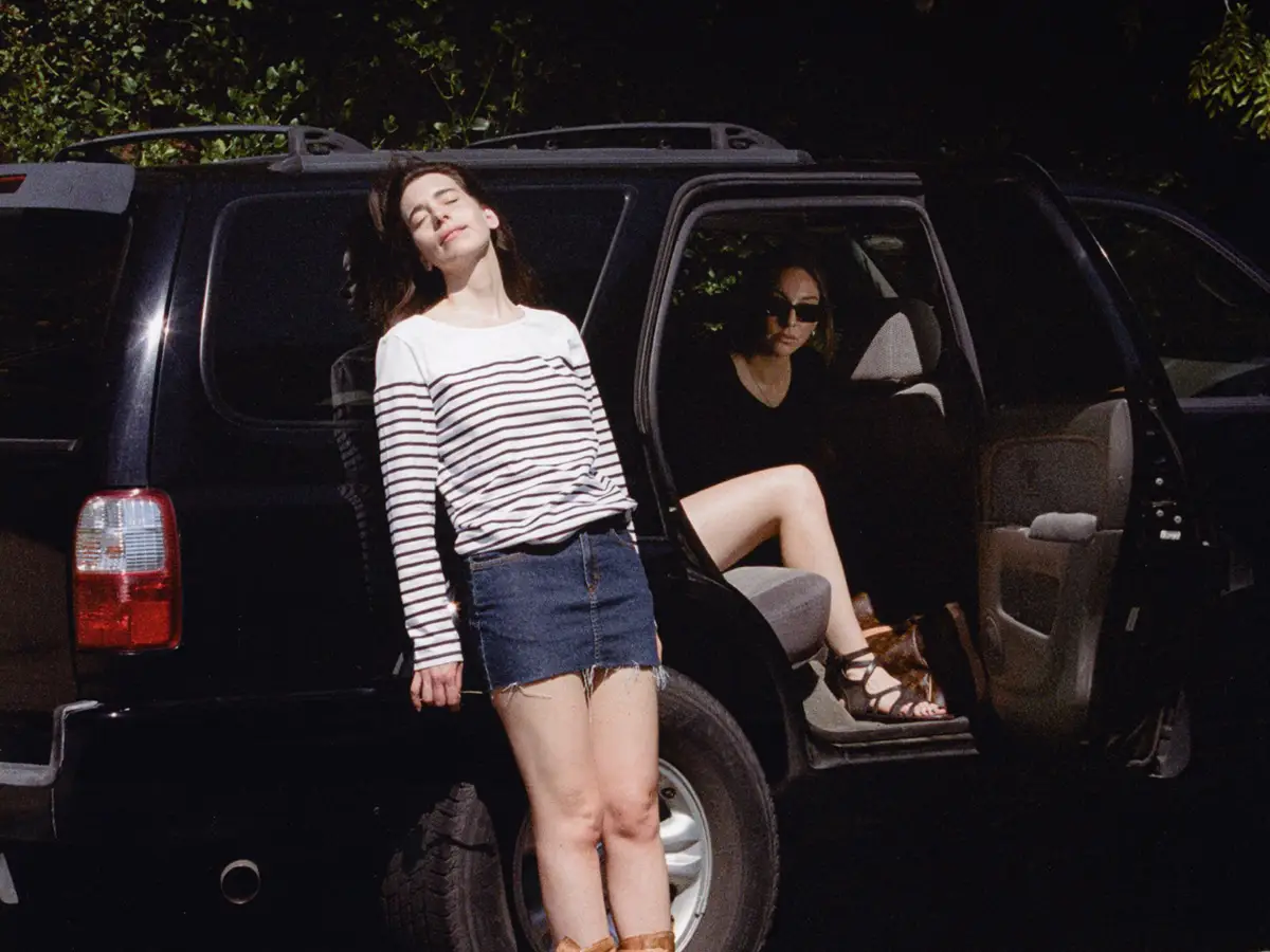 Haim lanza un nuevo sencillo Everybody's intentando resolverme