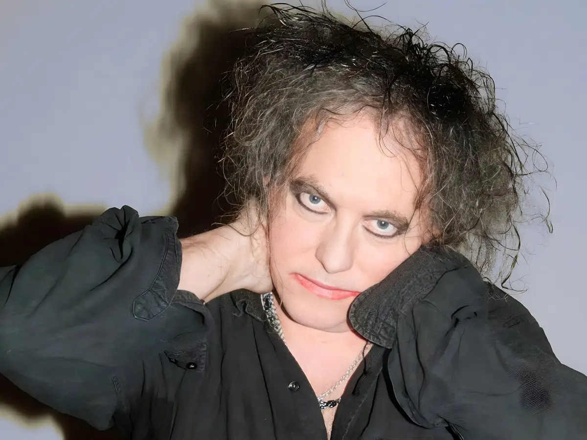 Robert Smith of the Cure anuncia um álbum adicional de músicas de um mundo perdido