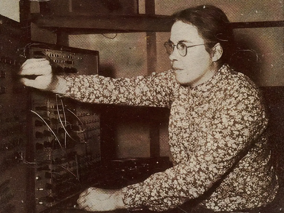 Meditações musicais: entenda o conceito radical de Pauline Oliveros para ouvir profundamente
