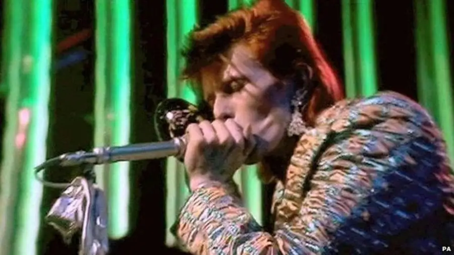 O estoque em ziggy diminuiu: a noite David Bowie mudou a música para sempre
