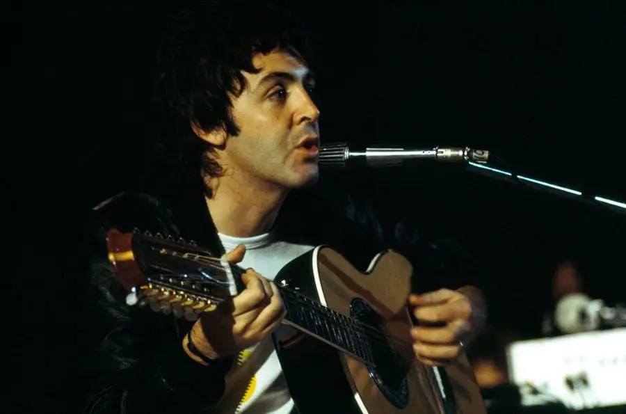 O guitarrista Paul McCartney disse que ninguém poderia se adaptar: um estilo de toque único