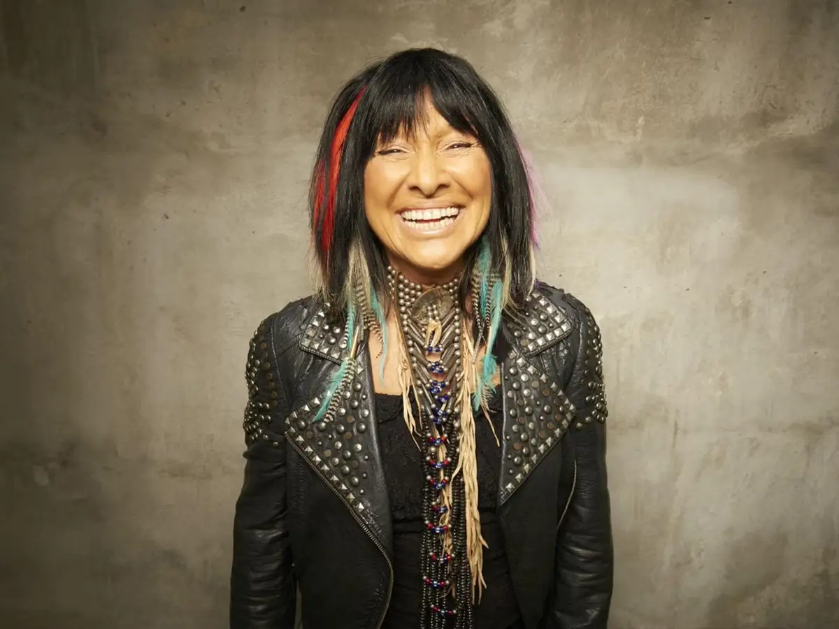 Buffy Sainte-Marie perde os principais preços canadenses das revelações sobre a verdadeira identidade