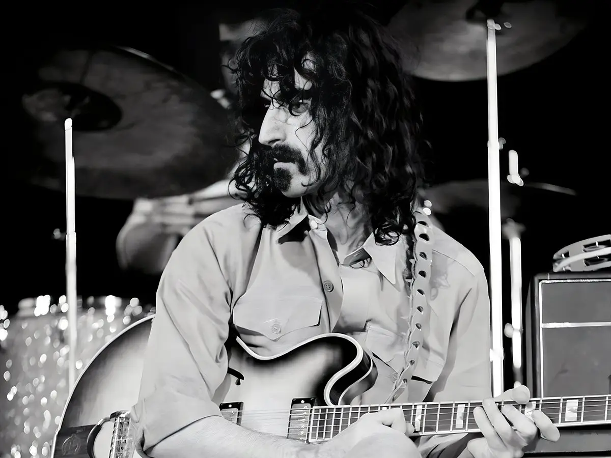 Ian Anderson: Frank Zappa está entediado por grupos britânicos chatos