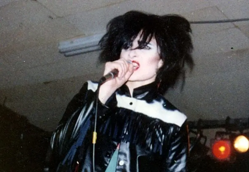 Resenha do primeiro álbum inovador em Siouxsie e Banshees, o Grande