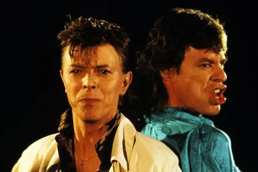 Vídeo de dança na estrada de David Bowie e Mick Jagger Mutual em um filme cômico silencioso