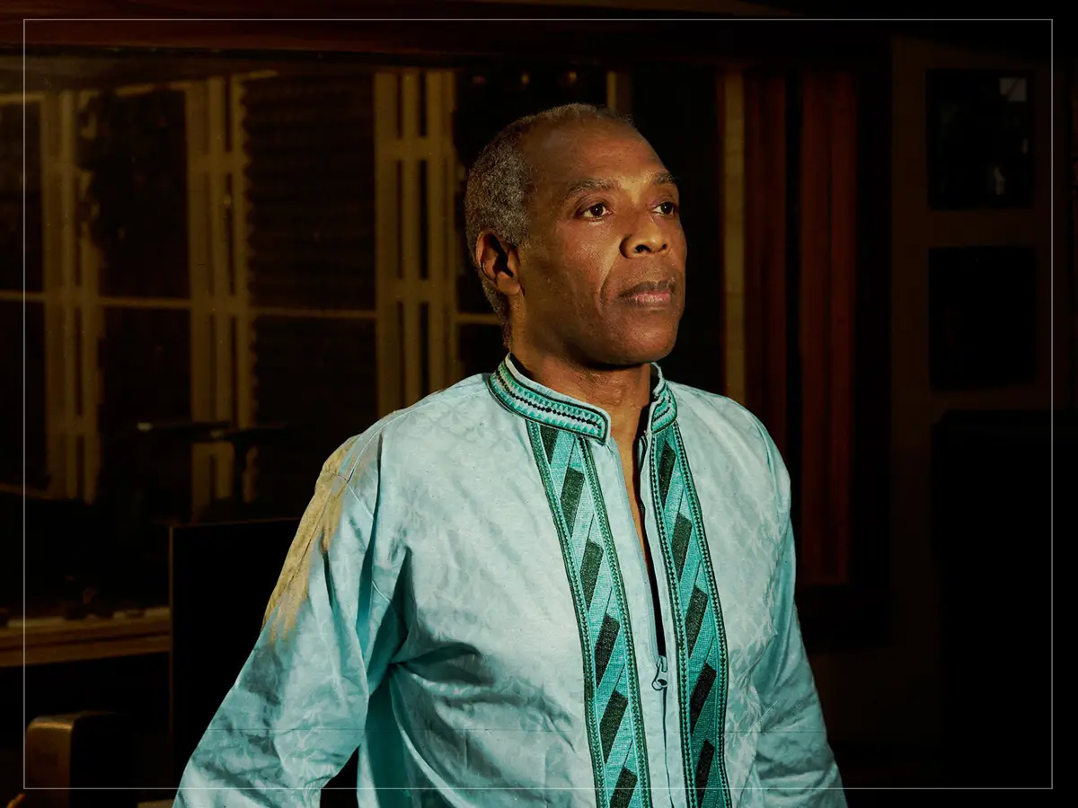 Femi Kuti-Revisión del álbum de Journey Through Life: desafío político y ritmos afrobeat empapados en el sol