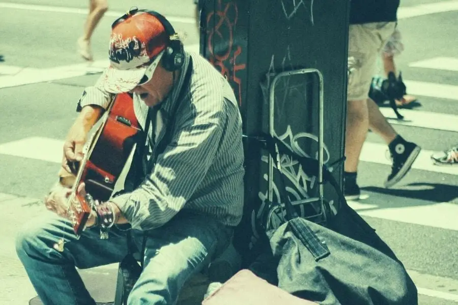 Três dos heróis da música folclórica desconhecida são bonitos demais para esquecer