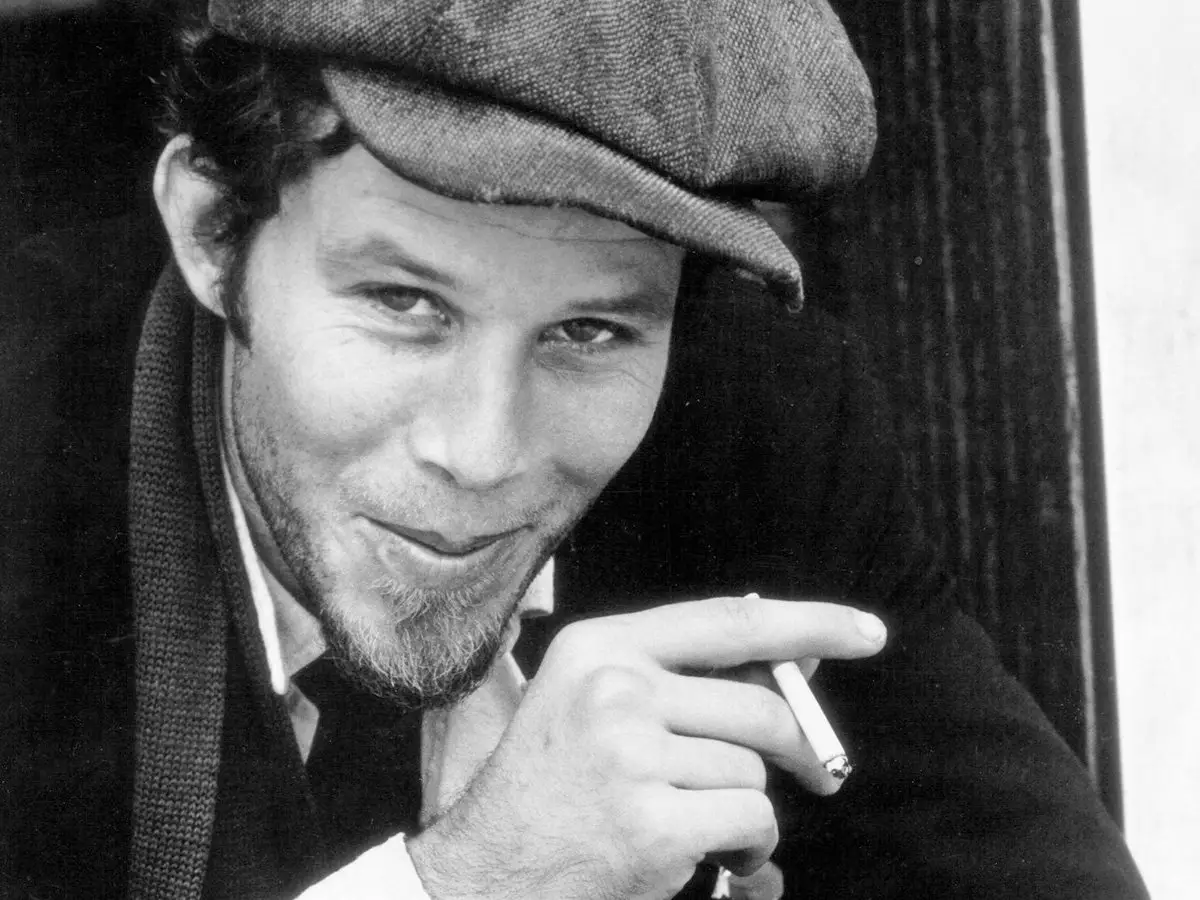 O último artista que teve uma forte influência sobre os Beatles, que tiveram Rolling Stones e Bob Dylan, de acordo com Tom Waits
