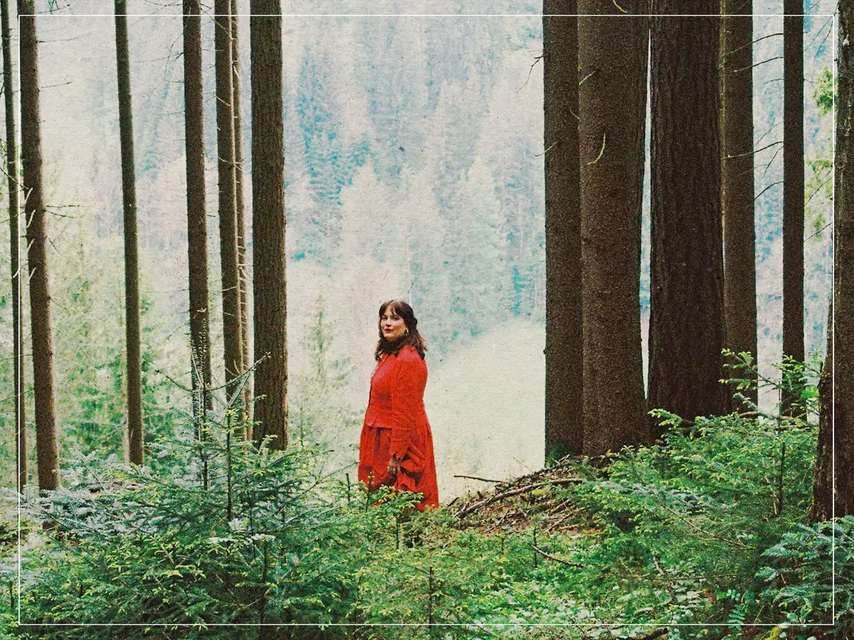 Katy J Pearson regresa con la nueva canción These Goodbyes mientras anuncia su tercer álbum