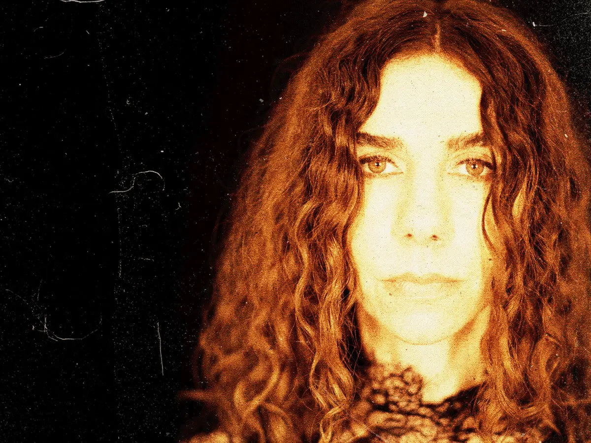 PJ Harvey dá aos fãs um aviso grave de clerking online fraude