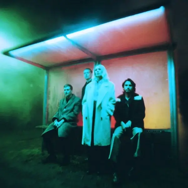 Wolf Alice levar para casa prêmio para o melhor grupo britânico 2022