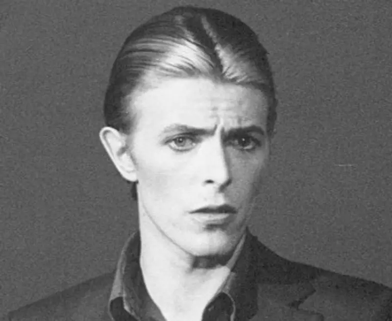 David Bowie e Brian Eno se juntaram ao Devi e Mark Mashrsbaugh, têm ligamentos secretos