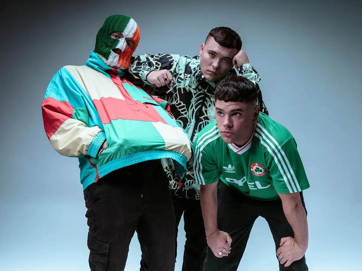 Segundo video de Kneecap que está investigado por la policía antiterrorista