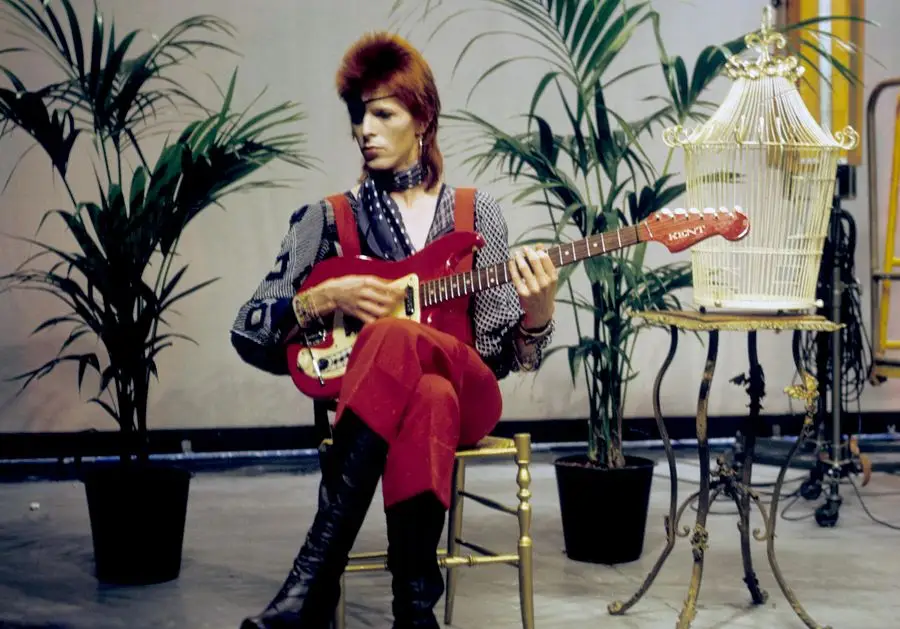 A evolução da música David Bowie Moonage Daydreams