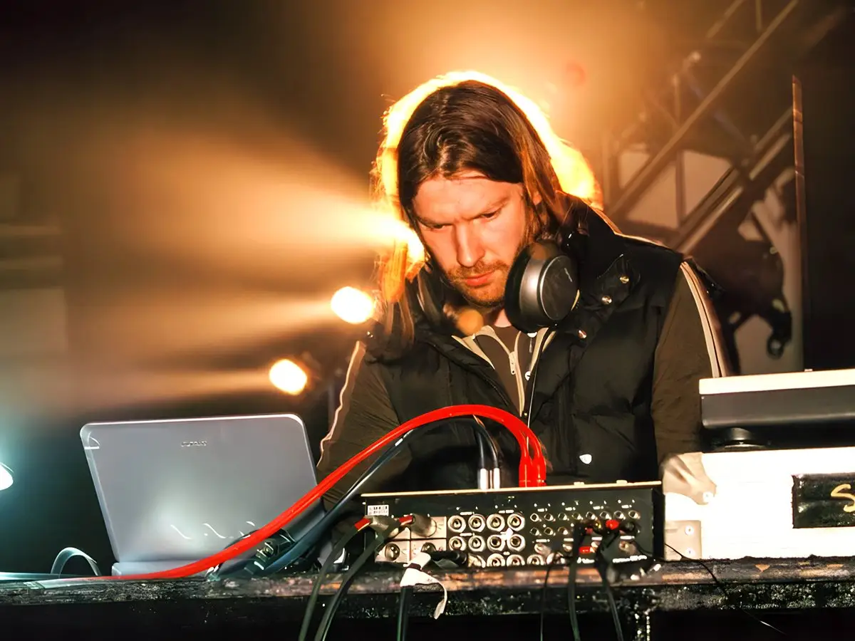 Volume de trabalho ambiental selecionado II: Aphex Twin Trip in Sleep Paralysis