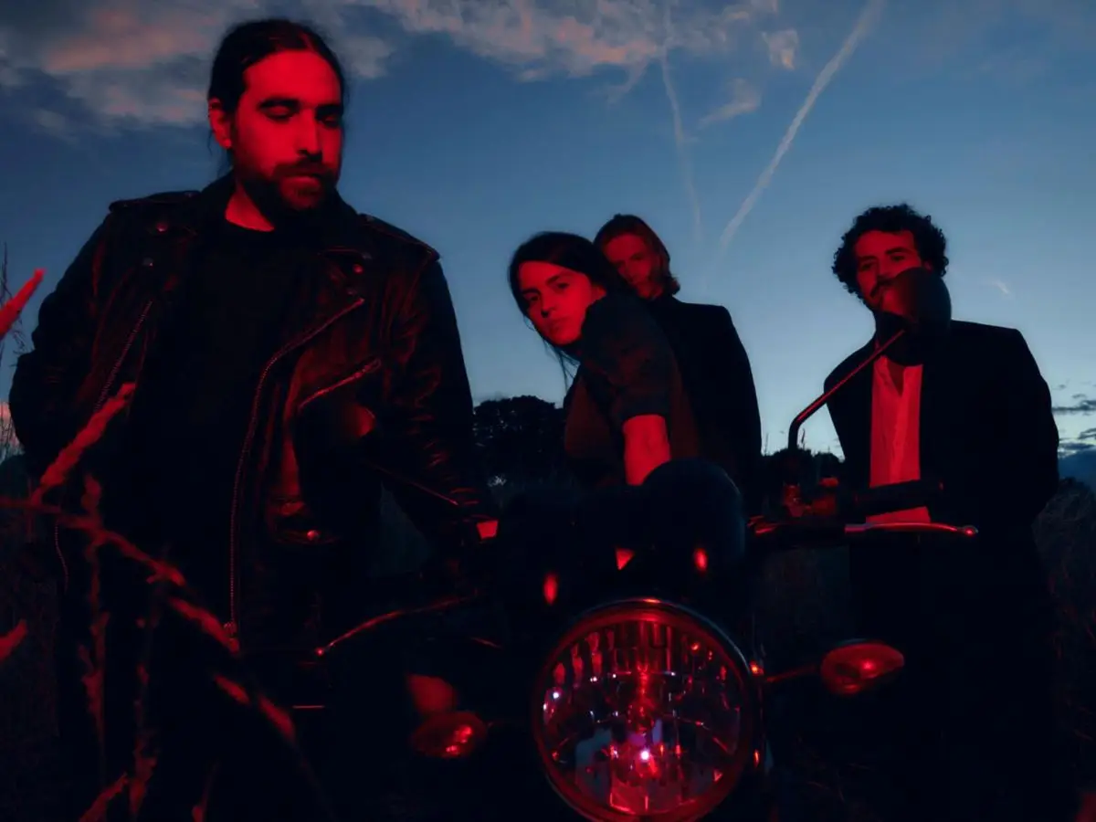 Modern Woman comparte un nuevo sencillo, Atención