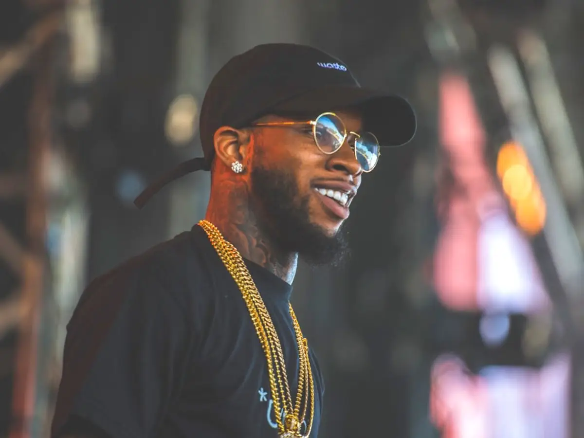 El rapero Tory Lanez proporciona una actualización de salud después de la apuñalamiento de la prisión